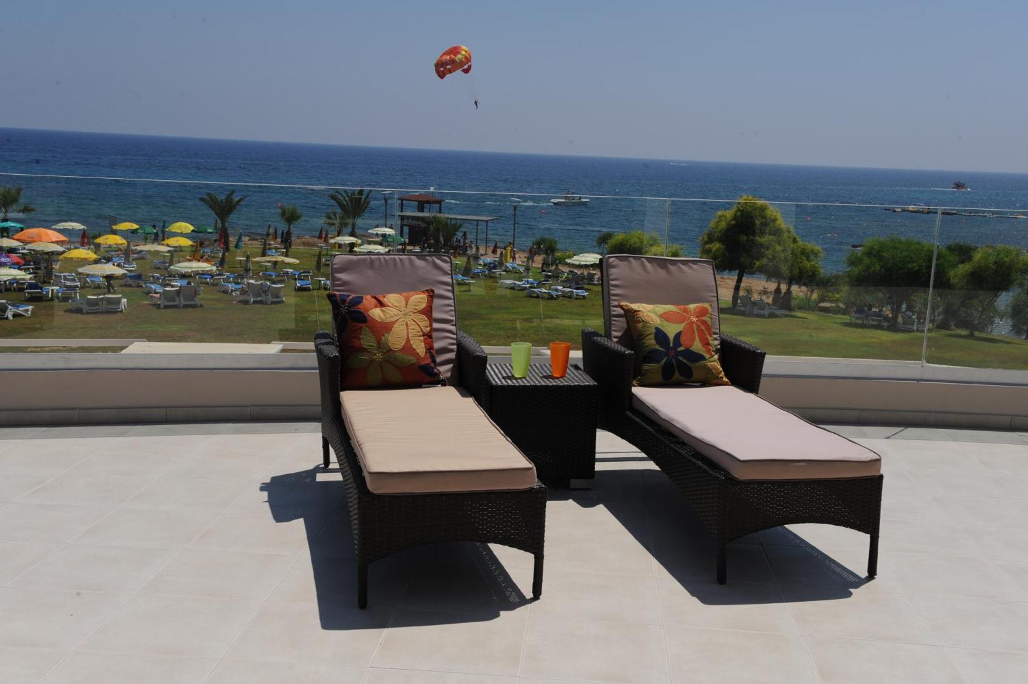 Polyxenia Isaak Luxury Villas And Apartments Protaras Habitación foto
